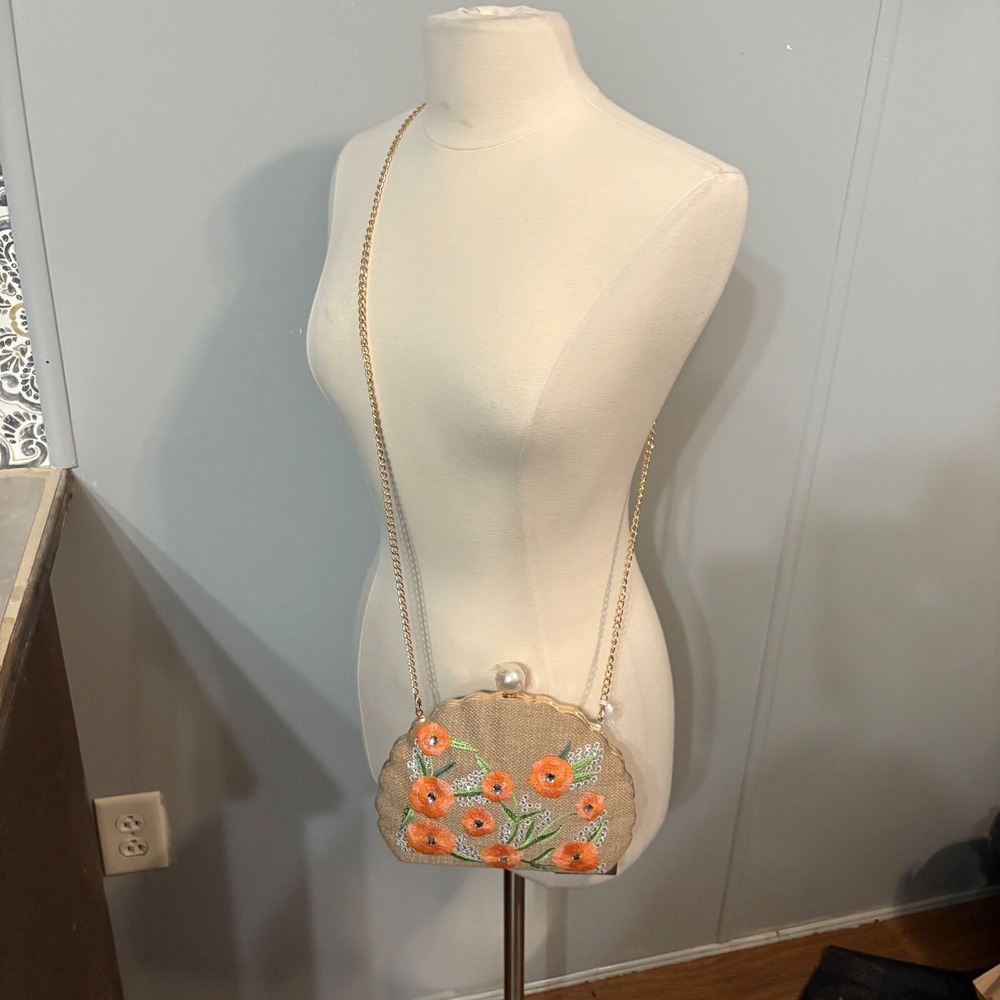 NWT Haute‎ Hippie Clamshell Jute w/ Orange Embroidered Flowers Rhinestones Purse - Picture 2 of 9